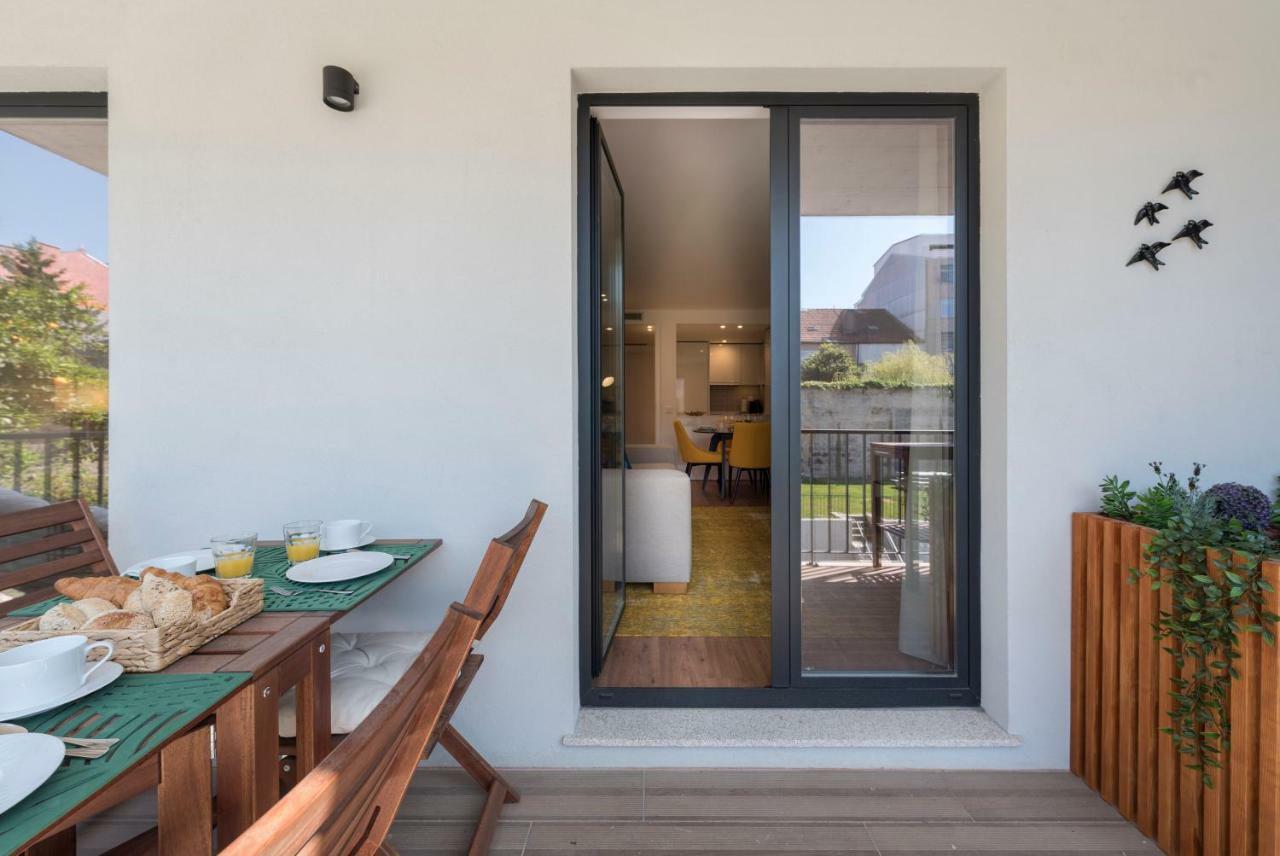 Lovelystay - Downtown Balcony Apartment With Free Parking OOporto Esterno foto
