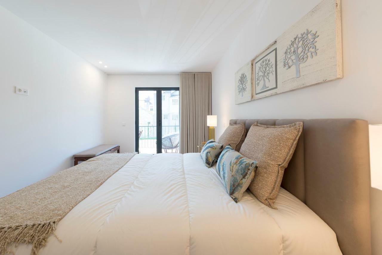 Lovelystay - Downtown Balcony Apartment With Free Parking OOporto Esterno foto
